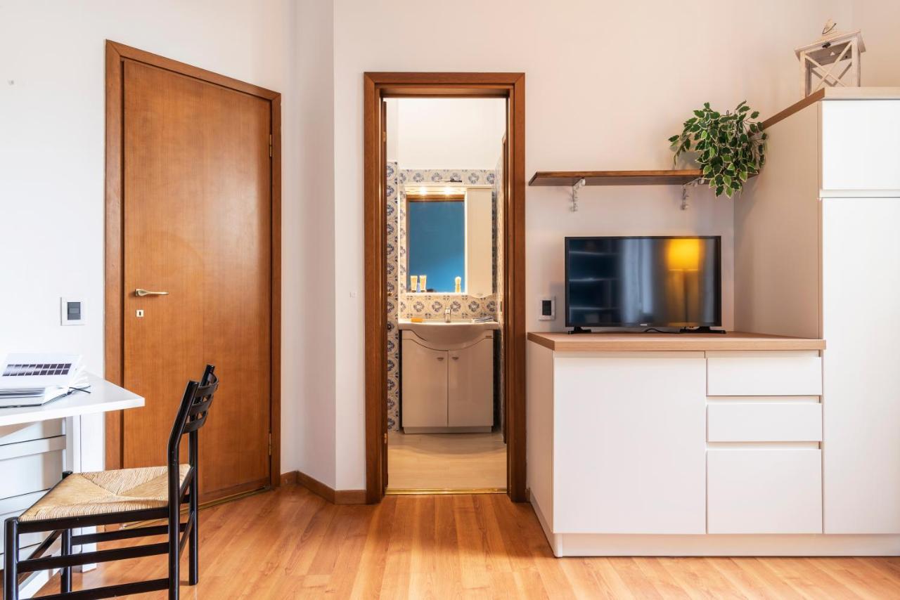 Casa Blu Flexyrent Apartment Wifi - No Ac Milan Bagian luar foto